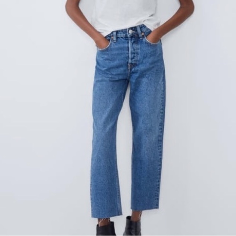 ๐SOLD ZARA High Rise Straight Leg Button Fly Jeans Size 2 - Picture 2 of 12